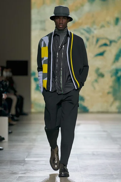 Look 13